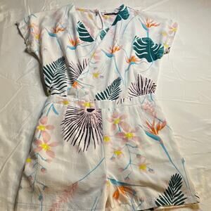 Unika Paris Women’s M/L V-Neck Tropical Floral Romper, Elastic Waist, Button
